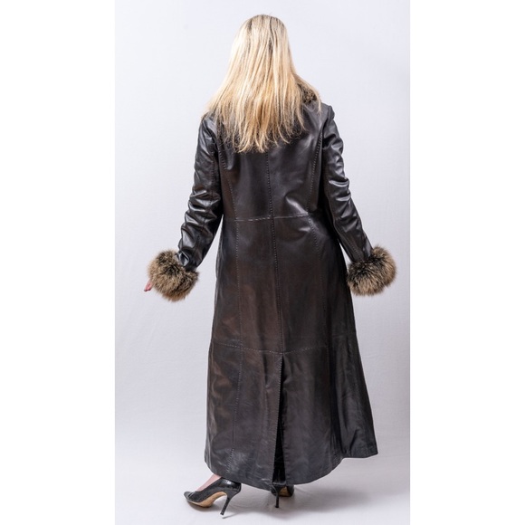 Leather coat trimmed in fox fur - Picture 5 of 12
